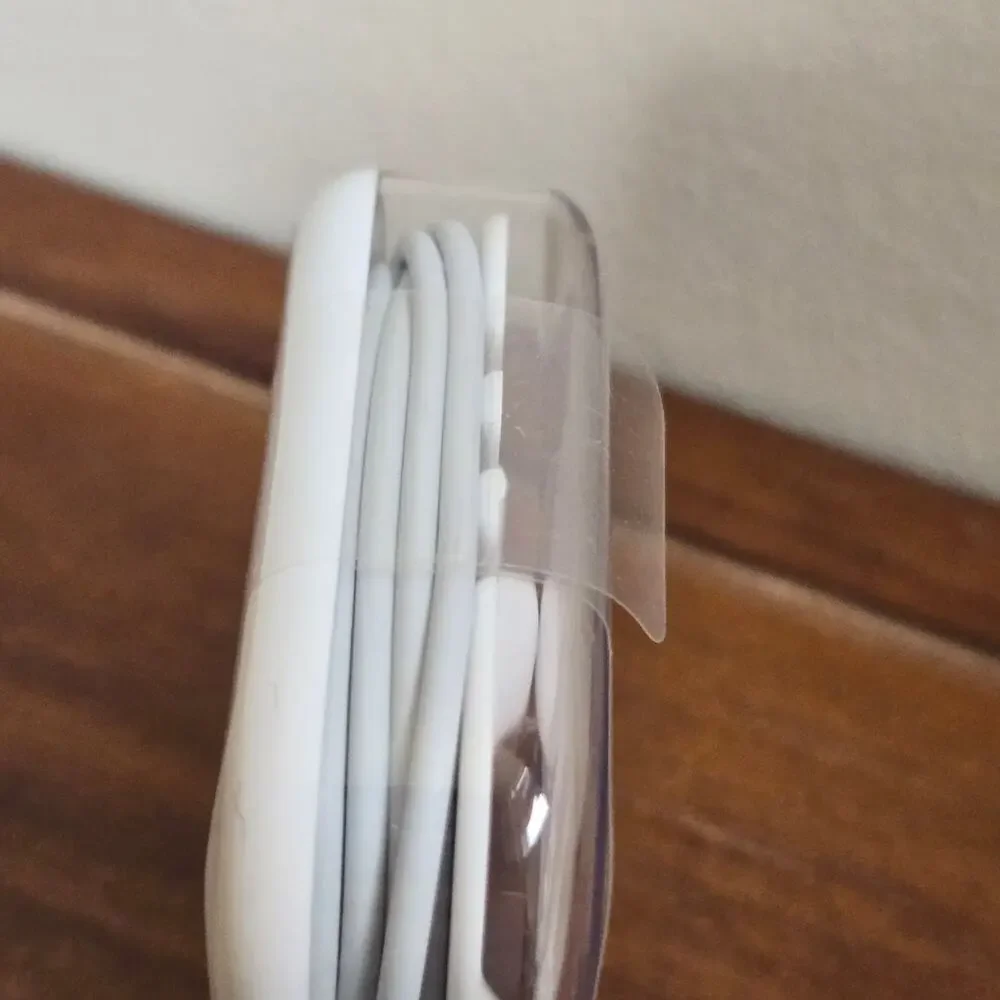 Apple Earpods Wired Jack w/ Microphone Sealed
